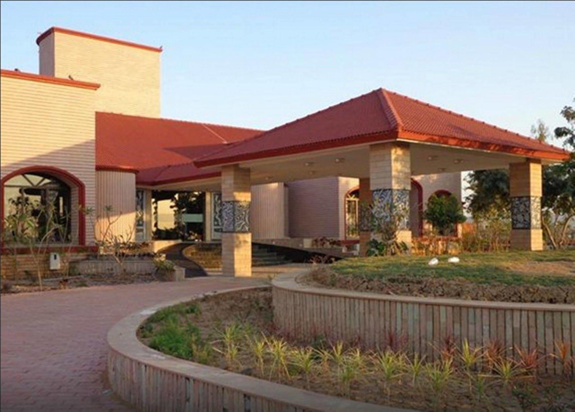 Regenta Resort Bhuj By Royal Orchid Hotels Limited Luaran gambar